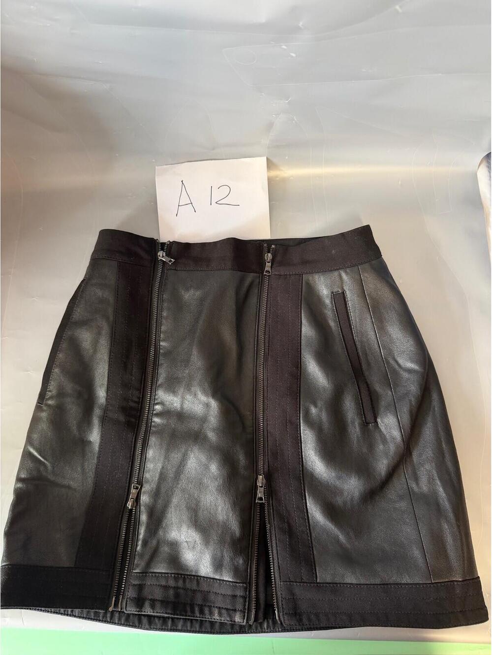 BCBGMAXAZRIA Black Faux Leather Mini Skirt Paneled Zipper Front Pockets XS